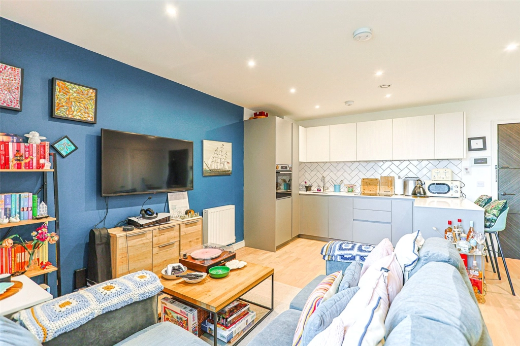 Studio apartments/flats for sale in Accolade Avenue, Southall - UB1 view 4