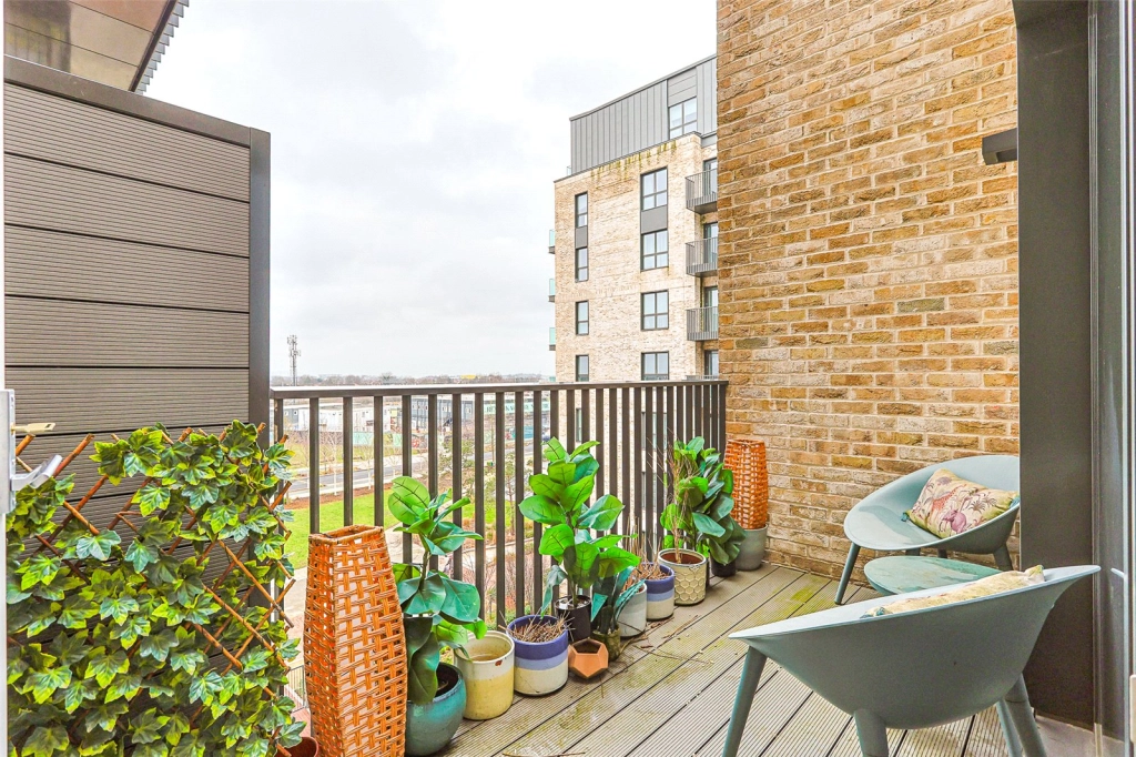 Studio apartments/flats for sale in Accolade Avenue, Southall - UB1 view 14