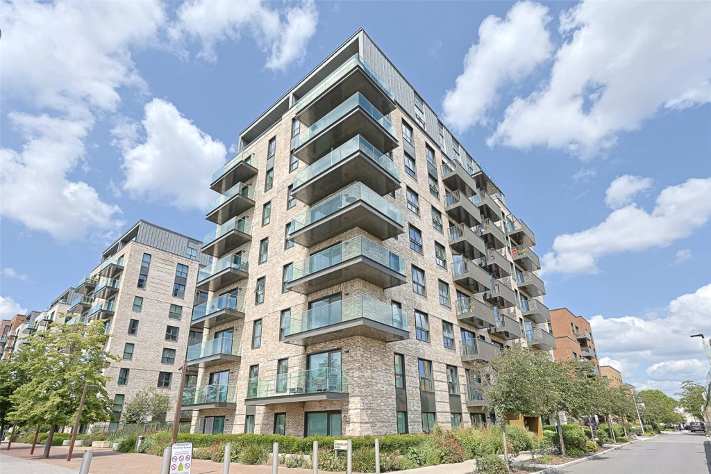 Studio apartments/flats for sale in Accolade Avenue, Southall - UB1 view 5