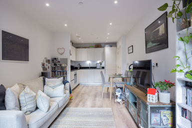 Longfield Avenue, Ealing - W5 view 12