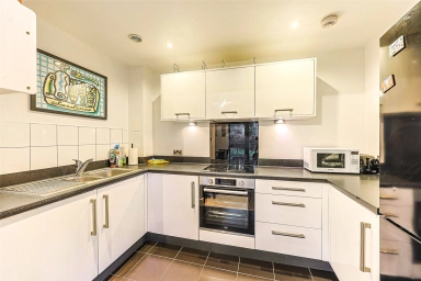 Charcot Road, Colindale - NW9 view 4