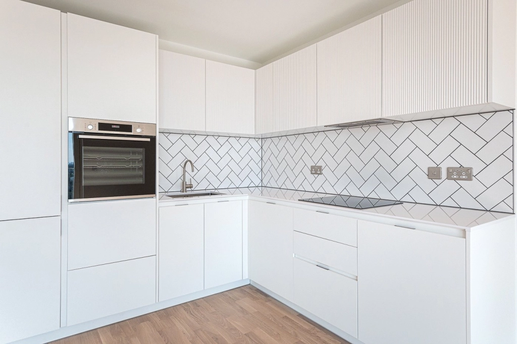 2 bedrooms apartments/flats for sale in Greenleaf Walk, Southall - UB1 view 2