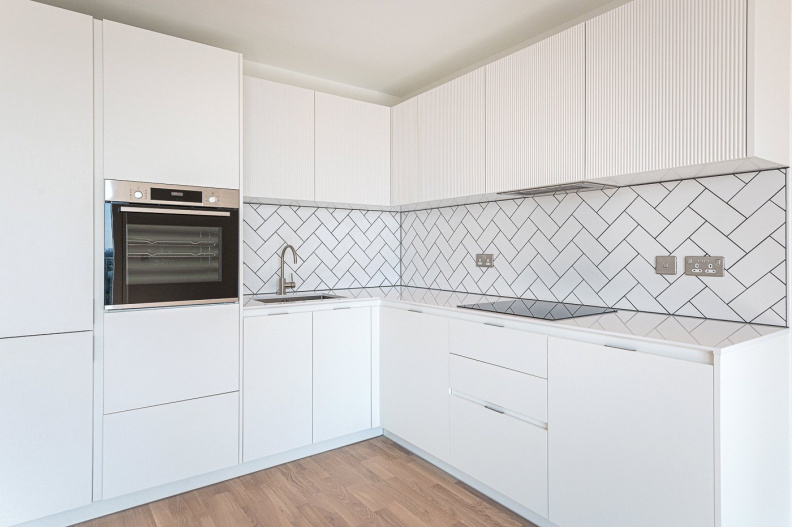 2 bedrooms apartments/flats to sale in Greenleaf Walk, Southall-image 4
