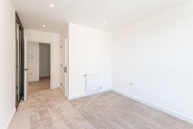 2 bedrooms apartments/flats to sale in Greenleaf Walk, Southall-image 6