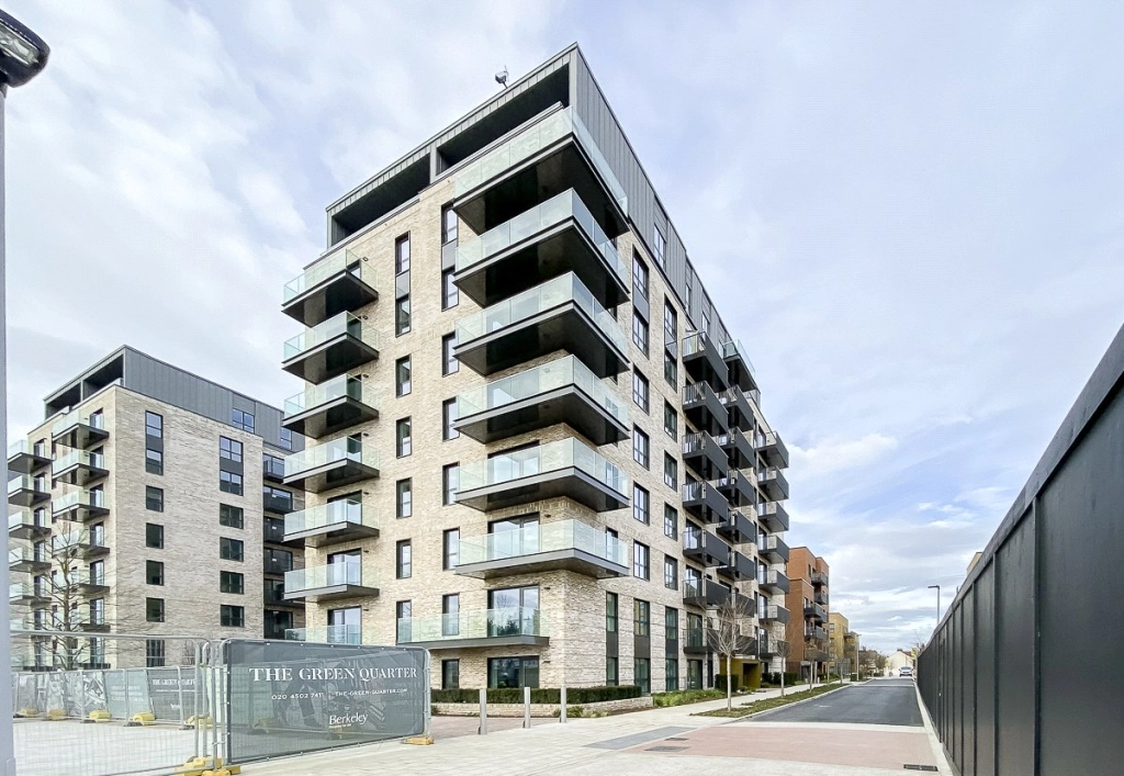 2 bedrooms apartments/flats for sale in Greenleaf Walk, Southall - UB1 view 7