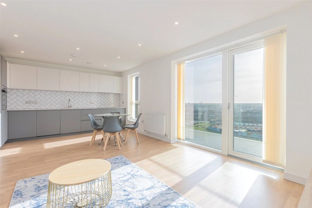 2 bedrooms apartments/flats for sale in Greenleaf Walk, Southall - UB1 view 9