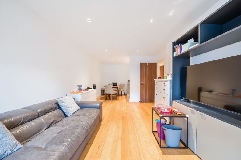 2 bedrooms apartments/flats to sale in Longfield Avenue, Ealing-image 3