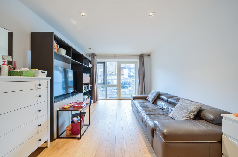 2 bedrooms apartments/flats to sale in Longfield Avenue, Ealing-image 2