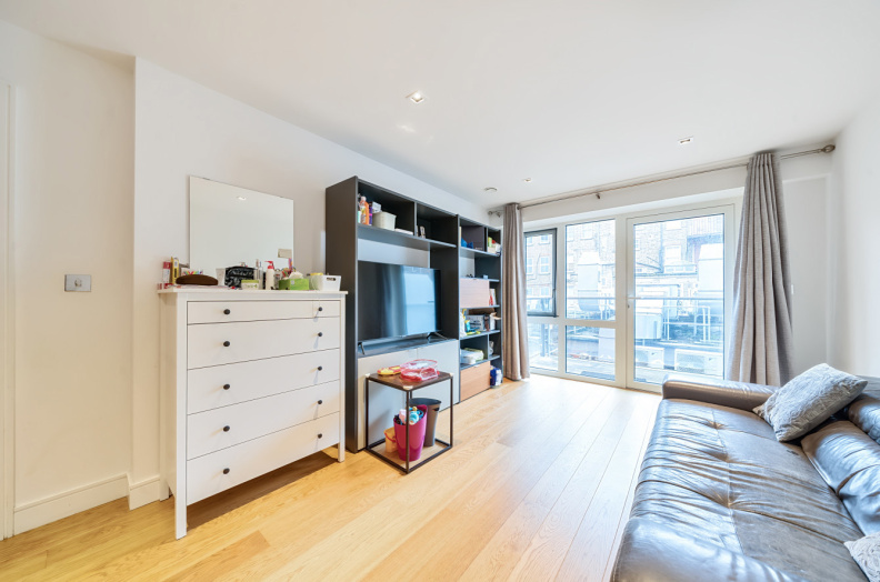 2 bedrooms apartments/flats to sale in Longfield Avenue, Ealing-image 10