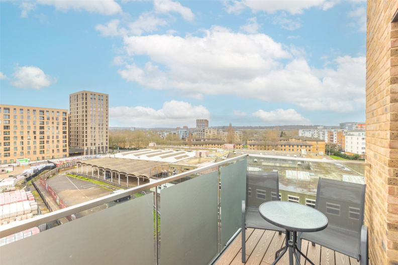 2 bedrooms apartments/flats to sale in Lismore Boulevard, Colindale Gardens, Colindale-image 9