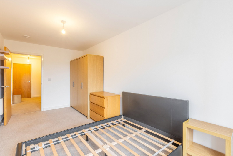 1 bedroom apartments/flats to sale in Aerodrome Road, Beaufort Park, Colindale-image 6