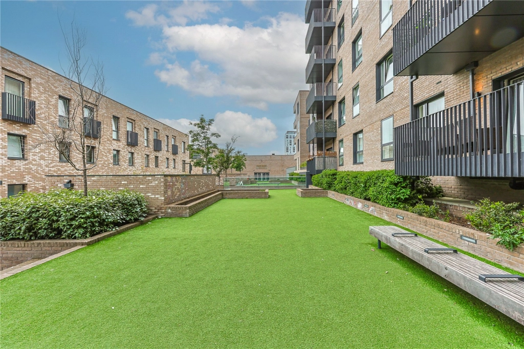 2 bedrooms apartments/flats for sale in Grove Park, Colindale - NW9 view 15