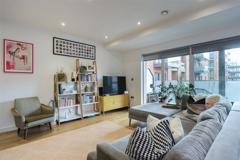 3 bedrooms apartments/flats to sale in Lismore Boulevard, Colindale Gardens-image 8