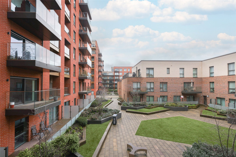 3 bedrooms apartments/flats for sale in Lismore Boulevard, Colindale Gardens - NW9 view 21