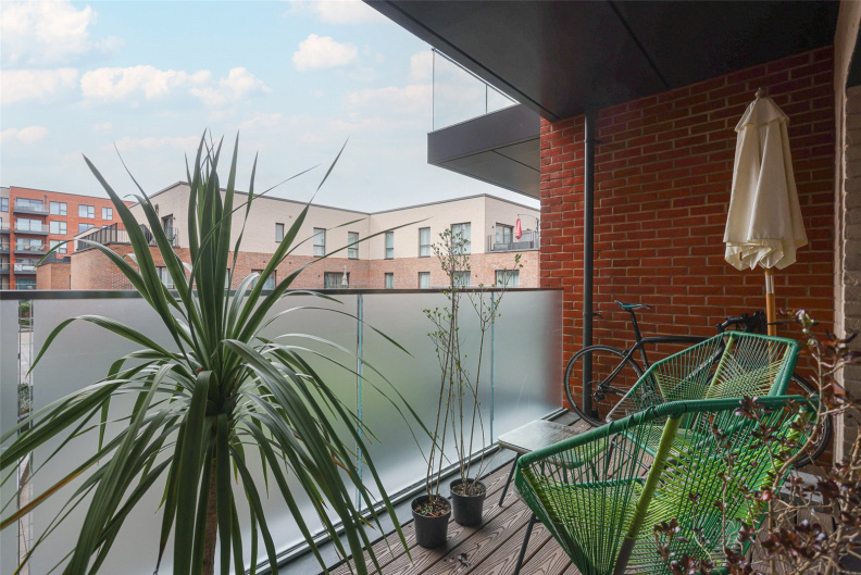 3 bedrooms apartments/flats for sale in Lismore Boulevard, Colindale Gardens - NW9 view 20