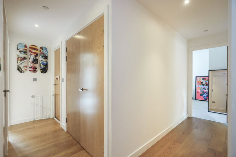 3 bedrooms apartments/flats for sale in Lismore Boulevard, Colindale Gardens - NW9 view 22