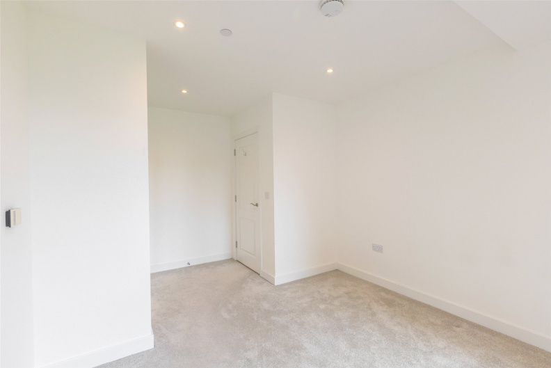 1 bedroom apartments/flats to sale in Lismore Boulevard, Colindale Gardens, Colindale-image 10