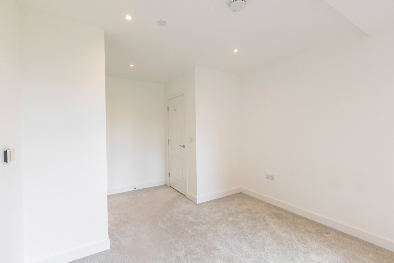 1 bedroom apartments/flats to sale in Lismore Boulevard, Colindale Gardens-image 10