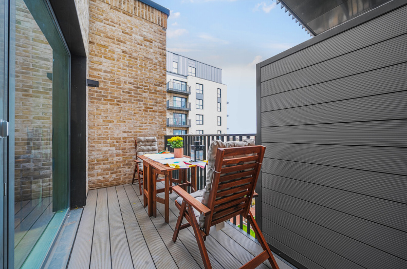 1 bedroom apartments/flats to sale in Greenleaf Walk, Southall-image 9