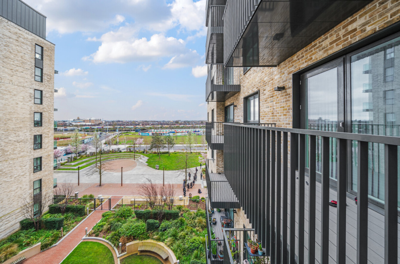 1 bedroom apartments/flats to sale in Greenleaf Walk, Southall-image 10
