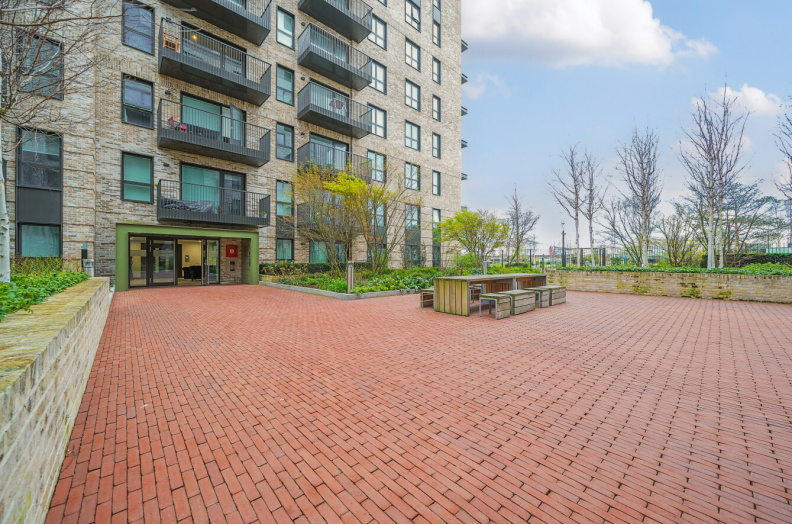 1 bedroom apartments/flats to sale in Greenleaf Walk, Southall-image 15
