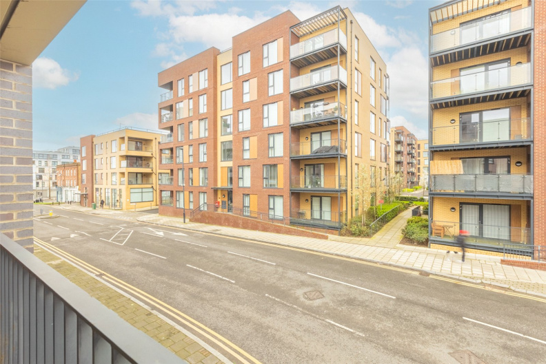 2 bedrooms apartments/flats to sale in Grove Park, Colindale-image 14