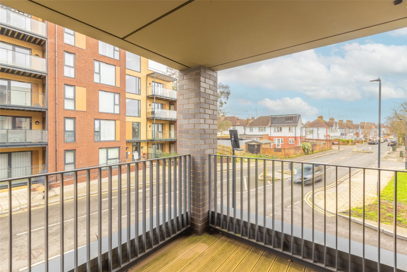 2 bedrooms apartments/flats to sale in Grove Park, Colindale-image 15