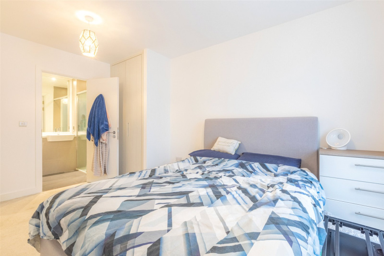 2 bedrooms apartments/flats to sale in Grove Park, Colindale-image 10
