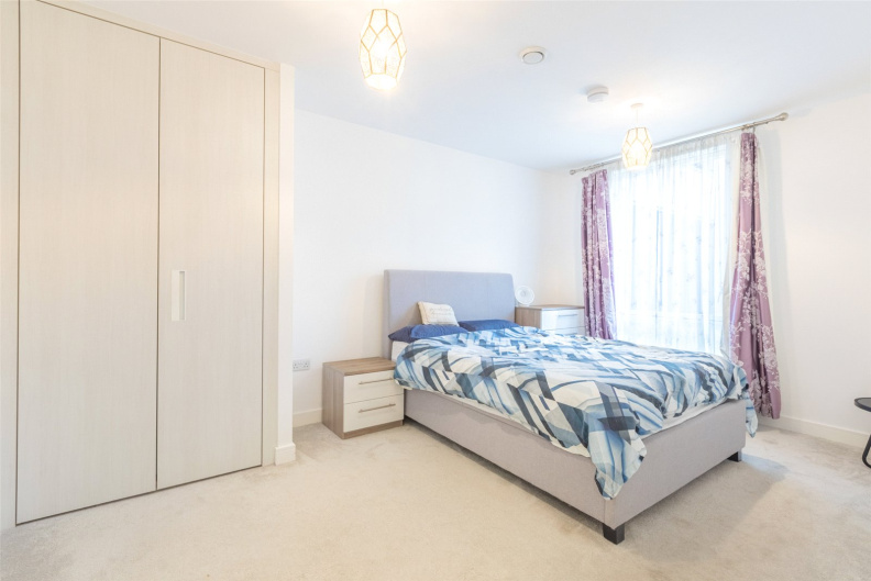 2 bedrooms apartments/flats to sale in Grove Park, Colindale-image 5