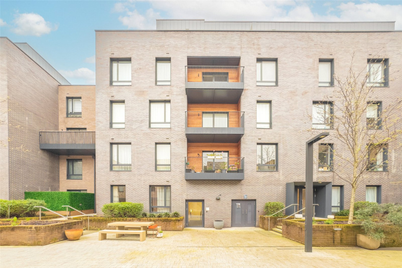 2 bedrooms apartments/flats to sale in Grove Park, Colindale-image 16