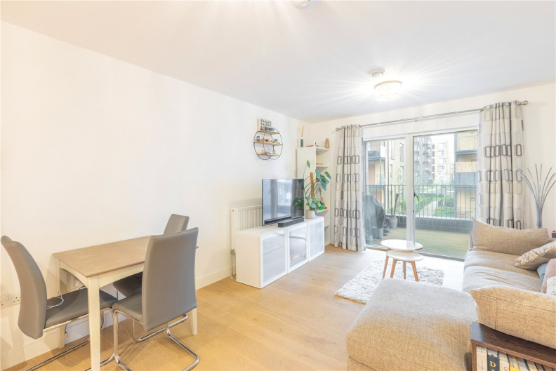 2 bedrooms apartments/flats to sale in Grove Park, Colindale-image 13