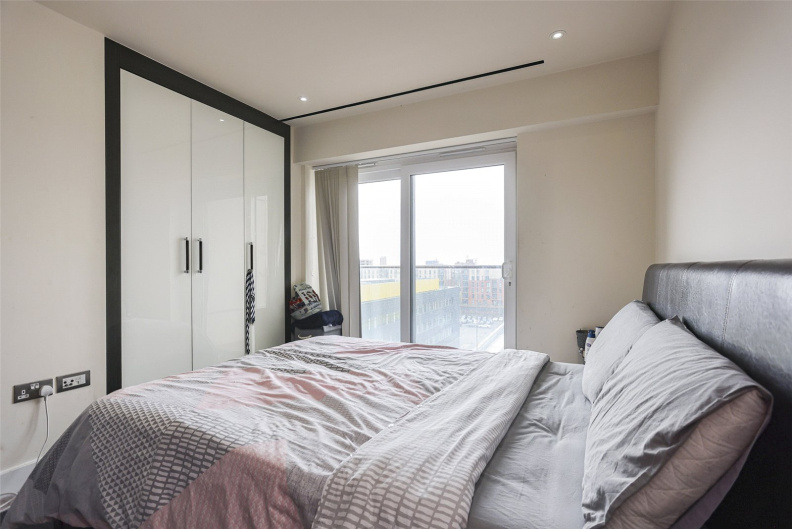 3 bedrooms apartments/flats to sale in Aerodrome Road, Beaufort Park, Colindale-image 4