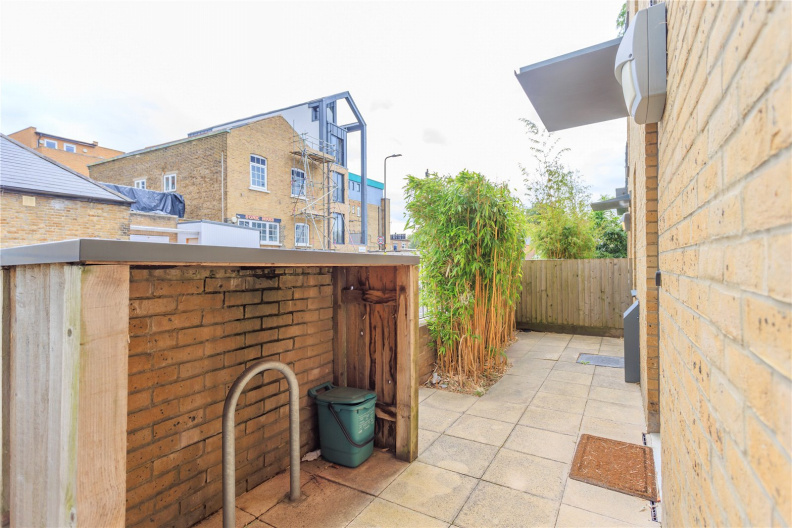 1 bedroom apartments/flats for sale in Tewkesbury Road, Ealing - W13 view 5