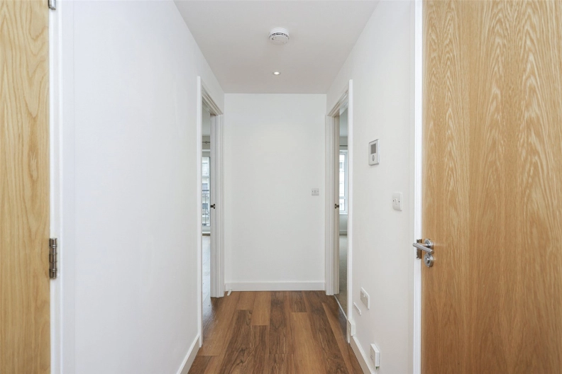 1 bedroom apartments/flats to sale in Heritage Avenue, Beaufort Park-image 12