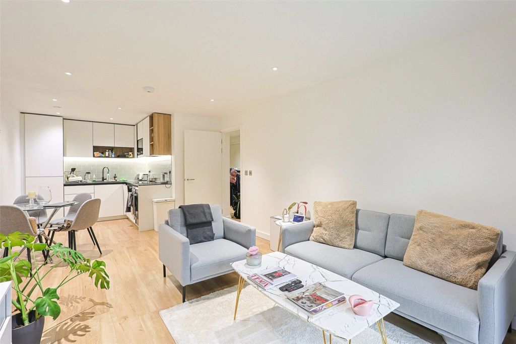 2 bedrooms apartments/flats for sale in Beaufort Square, Beaufort Park, Colindale - NW9 view 8