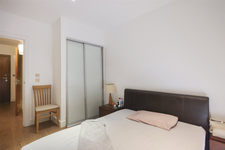 1 bedroom apartments/flats to sale in Dickens Yard, Longfield Avenue, Ealing-image 5