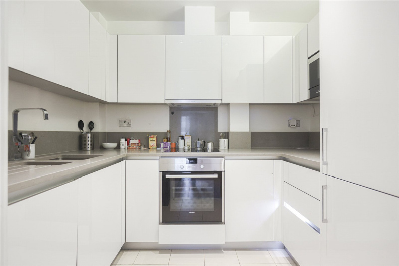 1 bedroom apartments/flats to sale in Dickens Yard, Longfield Avenue, Ealing-image 2