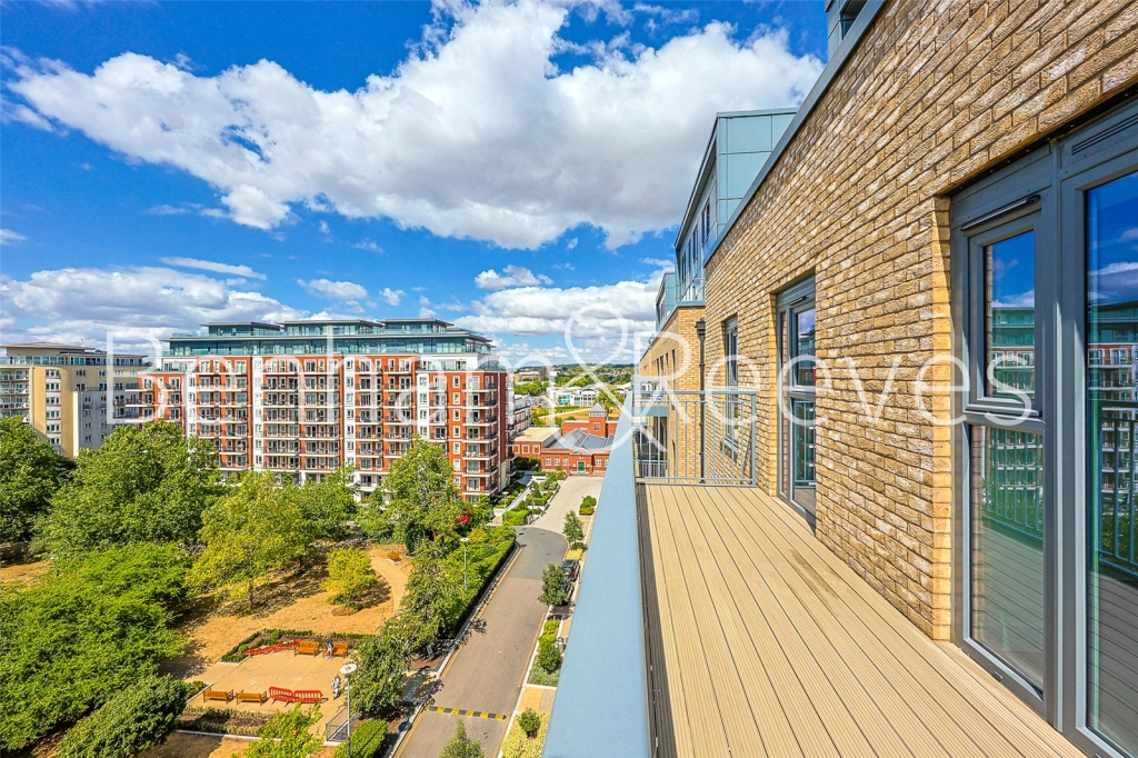 3 bedrooms apartments/flats for sale in Beaufort Square, London - NW9 view 12