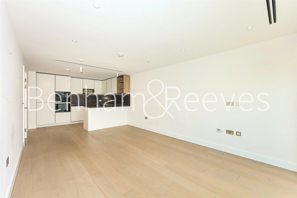 3 bedrooms apartments/flats for sale in Beaufort Square, London - NW9 view 4