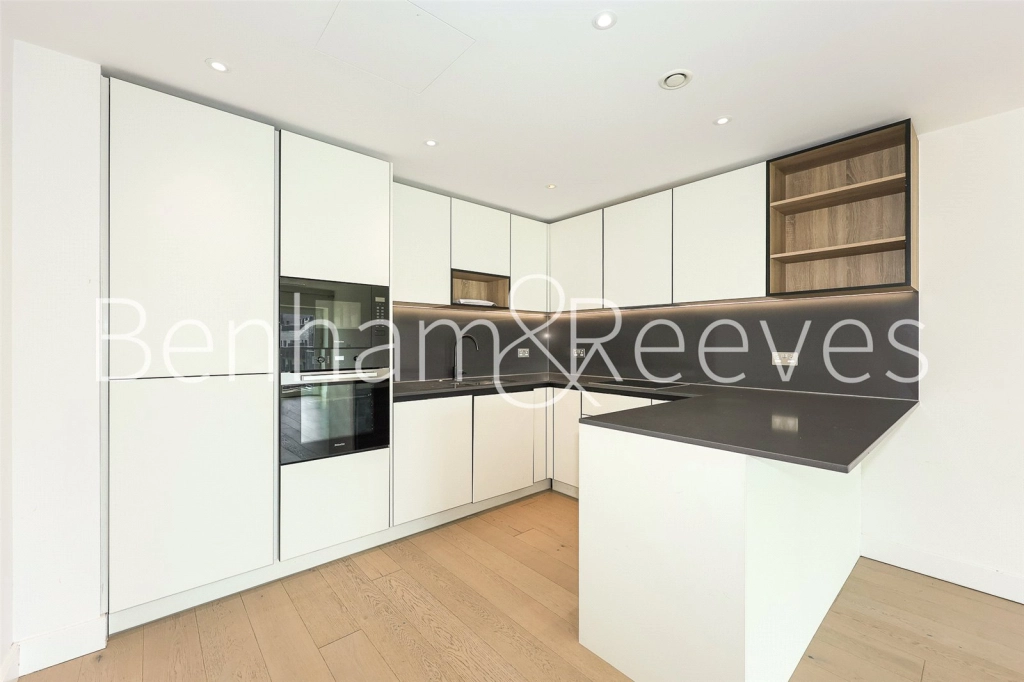 3 bedrooms apartments/flats for sale in Beaufort Square, London - NW9 view 6