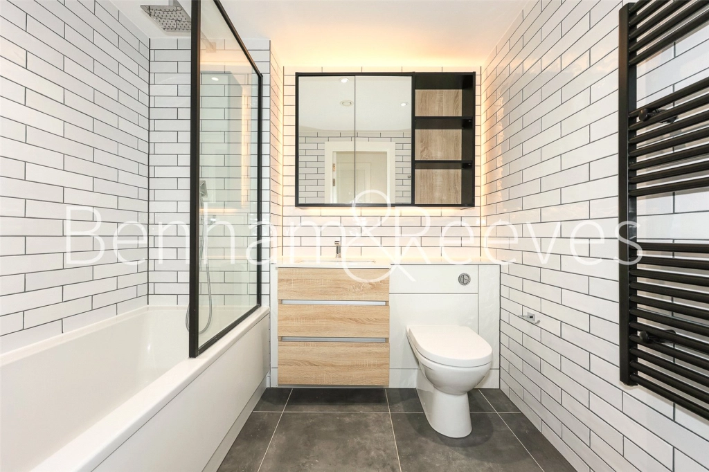 3 bedrooms apartments/flats for sale in Beaufort Square, London - NW9 view 10
