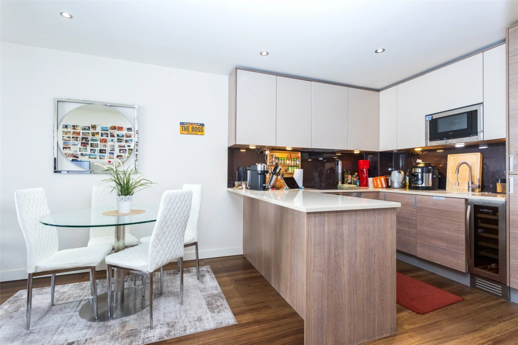 1 bedroom apartments/flats for sale in East Drive, Colindale - NW9 view 11