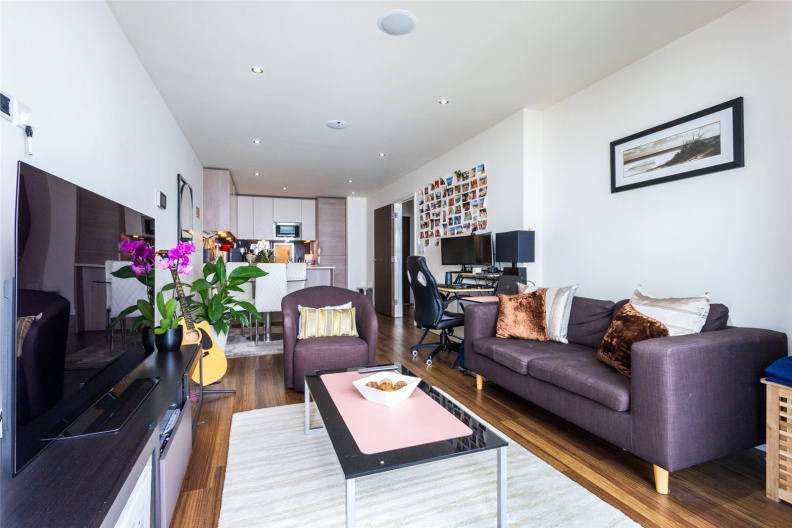 1 bedroom apartments/flats to sale in East Drive, Colindale-image 9