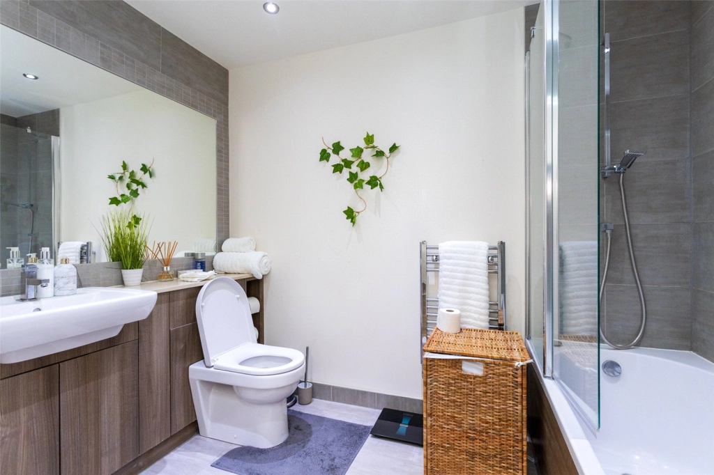 1 bedroom apartments/flats for sale in East Drive, Colindale - NW9 view 6