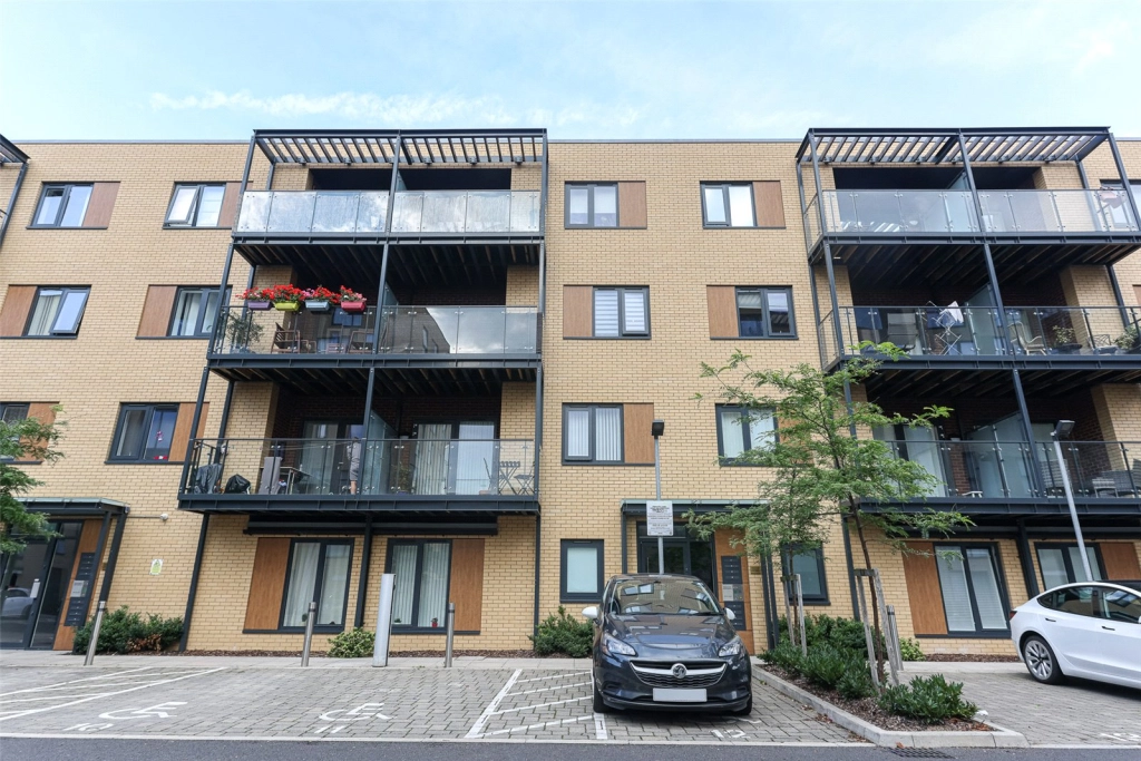 2 bedrooms apartments/flats for sale in Silverworks Close, Colindale - NW9 view 5