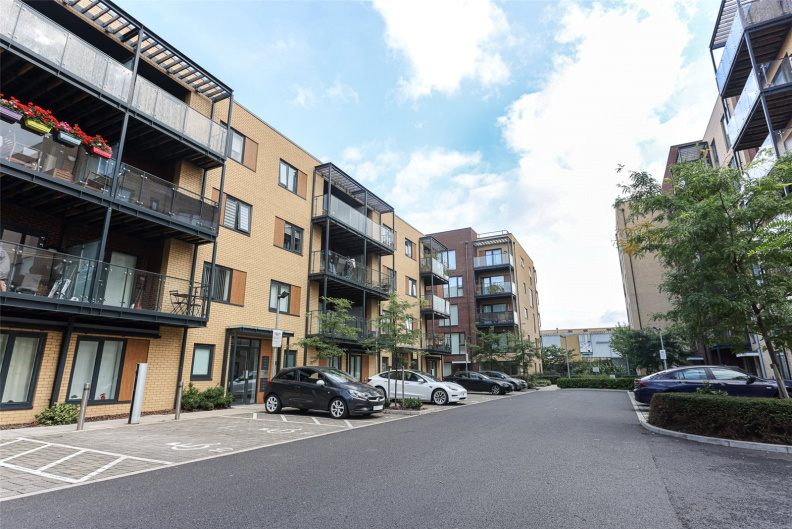 2 bedrooms apartments/flats to sale in Silverworks Close, Colindale-image 20