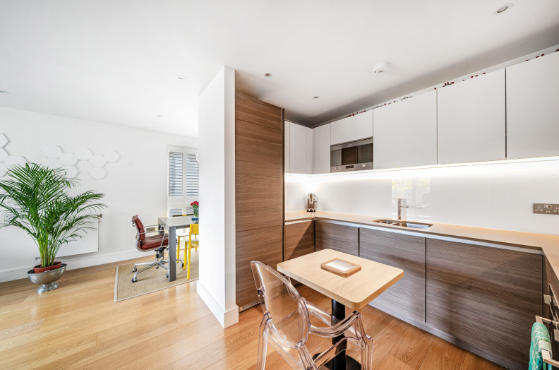 2 bedrooms apartments/flats to sale in Grove Park, Colindale-image 10
