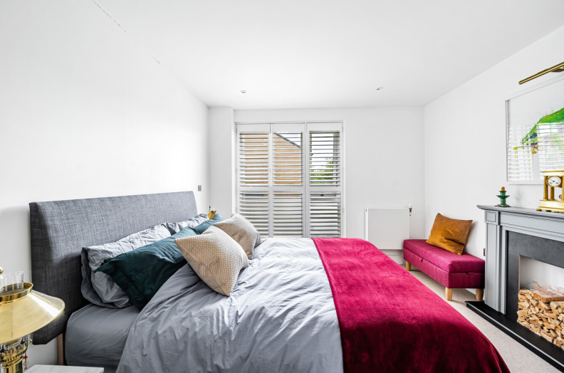 2 bedrooms apartments/flats to sale in Grove Park, Colindale-image 12