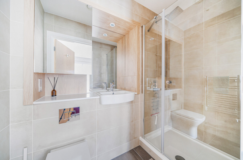 2 bedrooms apartments/flats to sale in Grove Park, Colindale-image 16