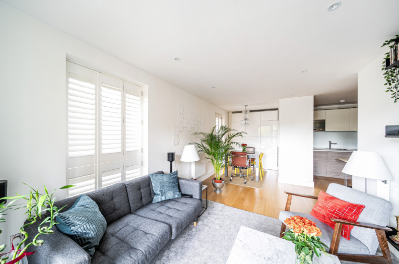 2 bedrooms apartments/flats to sale in Grove Park, Colindale-image 2